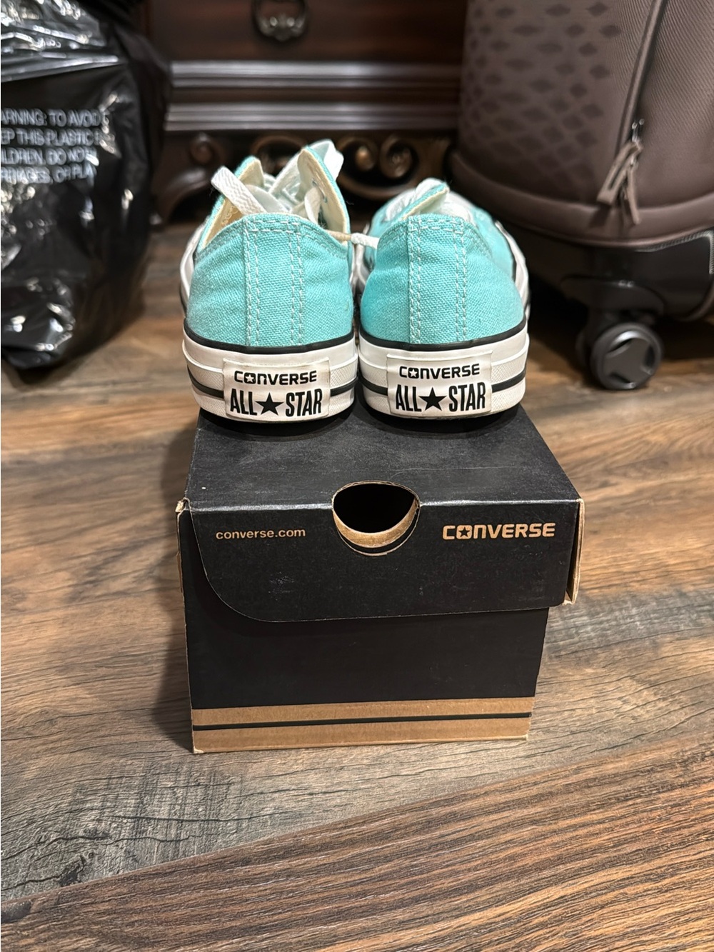 Converse Chuck Taylor Low Top Sneakers - Picture 6 of 7